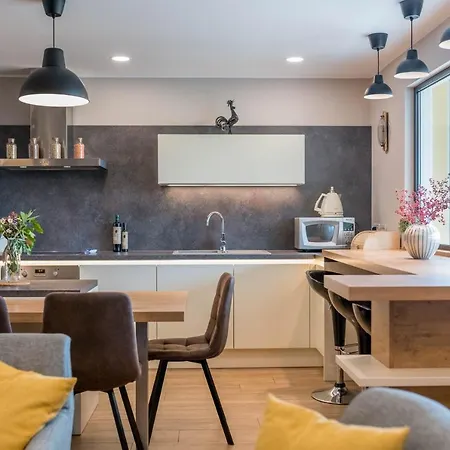 Gioan - Max 18, Private Playground And Sea View Vila