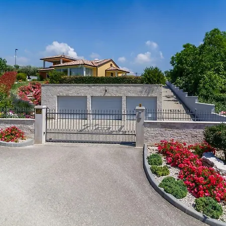 Gioan - Max 18, Private Playground And Sea View