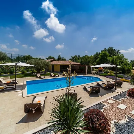 Villa Gioan - Max 18, Private Playground And Sea View Materada