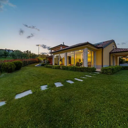Gioan - Max 18, Private Playground And Sea View Villa Materada