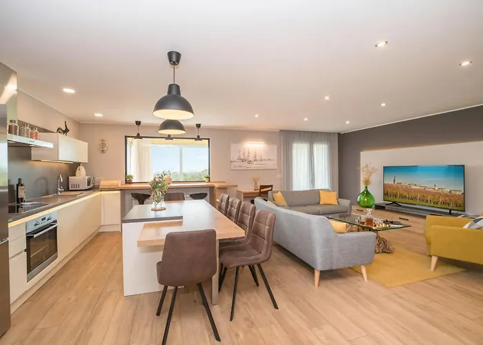 Gioan - Max 18, Private Playground And Sea View