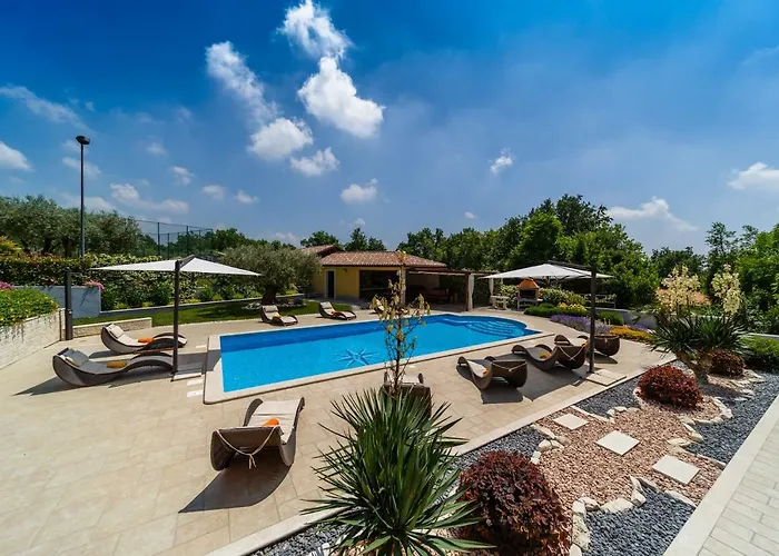 Villa Gioan - Max 18, Private Playground And Sea View Materada