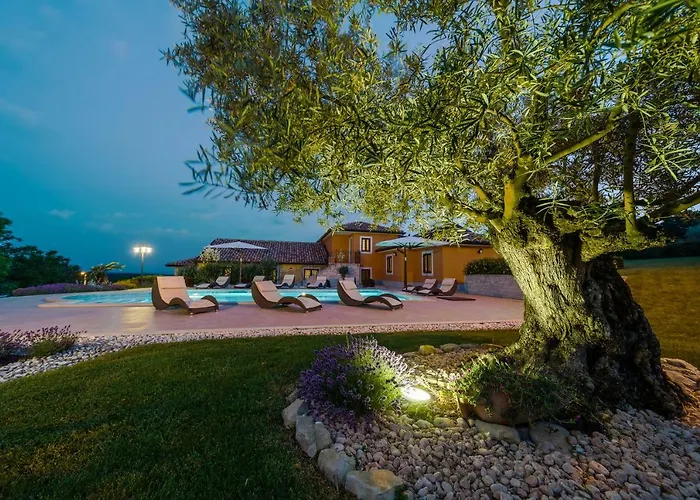 Gioan - Max 18, Private Playground And Sea View Villa *