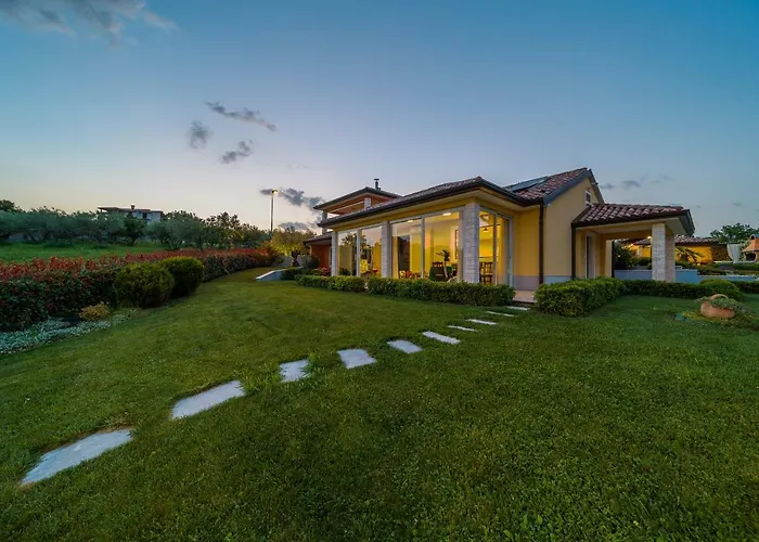 Gioan - Max 18, Private Playground And Sea View Villa Materada