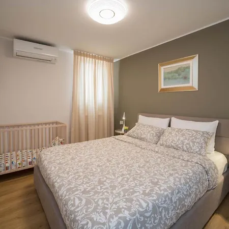 Gioan - Max 18, Private Playground And Sea View