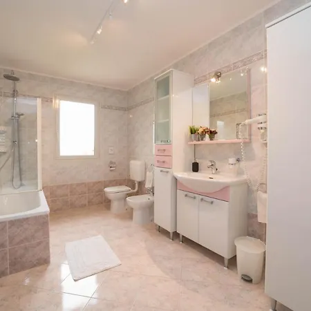 Gioan - Max 18, Private Playground And Sea View *