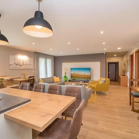 Villa Gioan - Max 18, Private Playground And Sea View