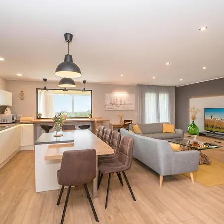 Gioan - Max 18, Private Playground And Sea View