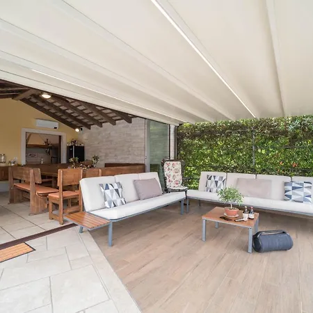 Gioan - Max 18, Private Playground And Sea View Villa Materada