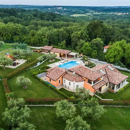 Villa Gioan - Max 18, Private Playground And Sea View Materada