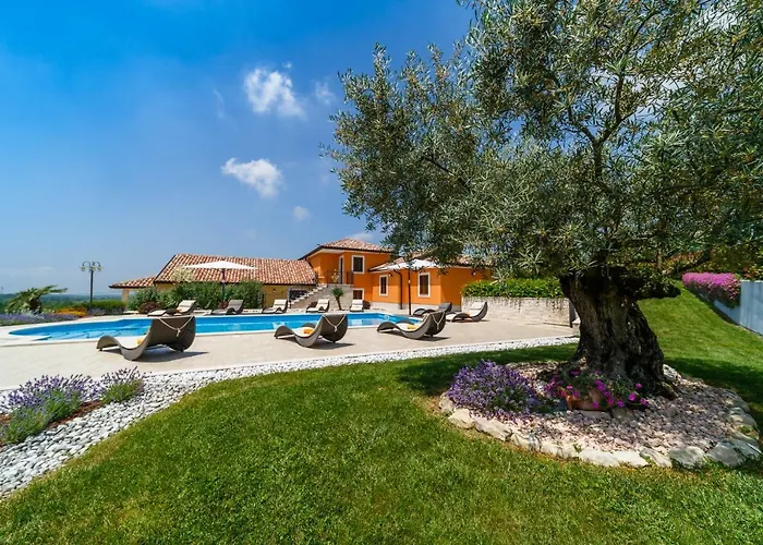 Gioan - Max 18, Private Playground And Sea View Villa Materada